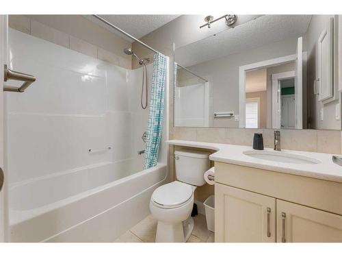 9 Nolanfield Point Nw, Calgary, AB - Indoor Photo Showing Bathroom