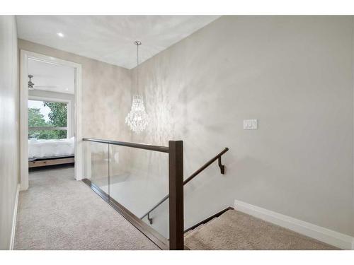 5024 21A Street Sw, Calgary, AB - Indoor Photo Showing Other Room