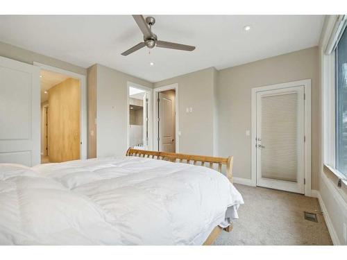 5024 21A Street Sw, Calgary, AB - Indoor Photo Showing Bedroom