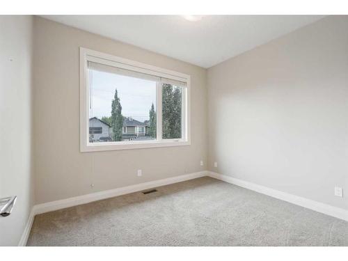 5024 21A Street Sw, Calgary, AB - Indoor Photo Showing Other Room