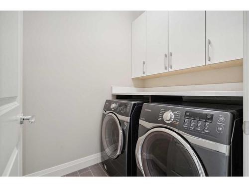 5024 21A Street Sw, Calgary, AB - Indoor Photo Showing Laundry Room