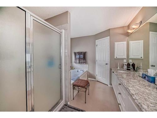 169 Rockbluff Close Nw, Calgary, AB - Indoor Photo Showing Bathroom