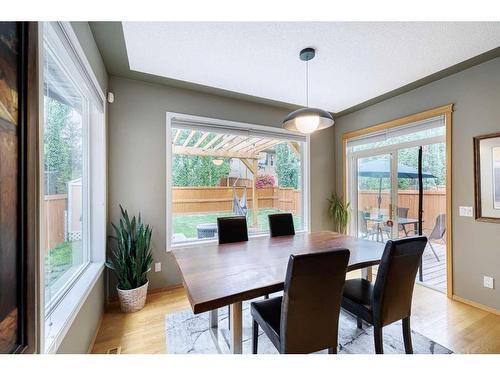 12461 Crestmont Boulevard Sw, Calgary, AB - Indoor Photo Showing Dining Room