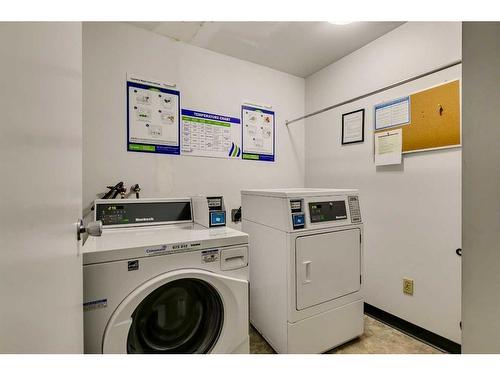 8203-315 Southampton Drive Sw, Calgary, AB - Indoor Photo Showing Laundry Room