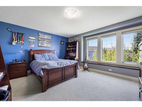 371 Chapala Point Se, Calgary, AB - Indoor Photo Showing Bedroom