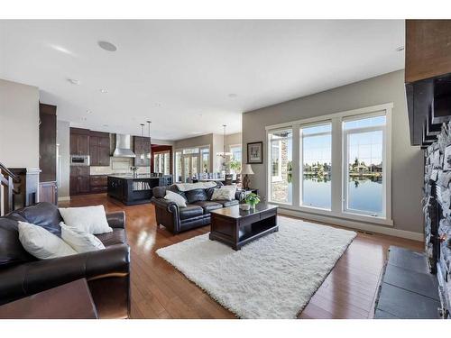 371 Chapala Point Se, Calgary, AB - Indoor Photo Showing Living Room