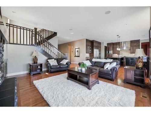 371 Chapala Point Se, Calgary, AB - Indoor Photo Showing Living Room