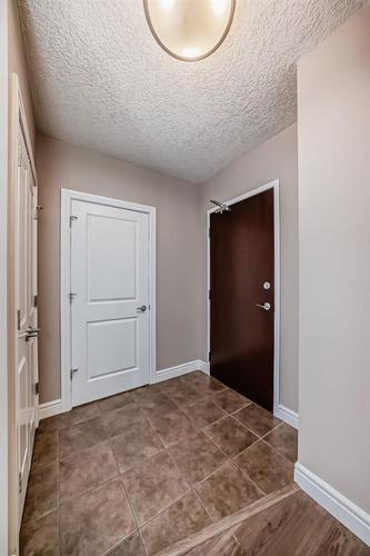 1007-920 5 Avenue Sw, Calgary, AB - Indoor Photo Showing Other Room