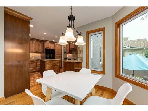 75 Hawkstone Close Nw, Calgary, AB - Indoor Photo Showing Dining Room