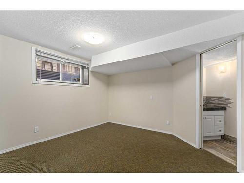 85 Silverado Skies Crescent Sw, Calgary, AB - Indoor Photo Showing Other Room