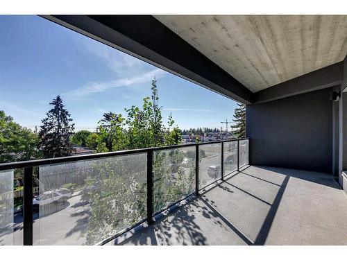 205-1629 38 Street Sw, Calgary, AB - Outdoor With Balcony With Exterior