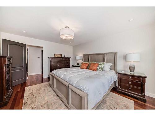 9071 Scurfield Drive Nw, Calgary, AB - Indoor Photo Showing Bedroom