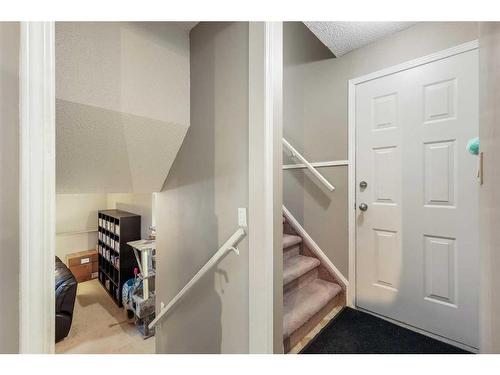 927 Riverbend Drive Se, Calgary, AB - Indoor Photo Showing Other Room