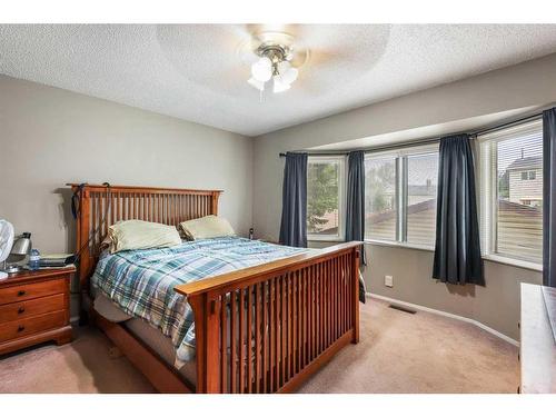 927 Riverbend Drive Se, Calgary, AB - Indoor Photo Showing Bedroom