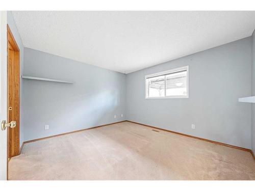 16399 Somercrest Street Sw, Calgary, AB - Indoor Photo Showing Other Room