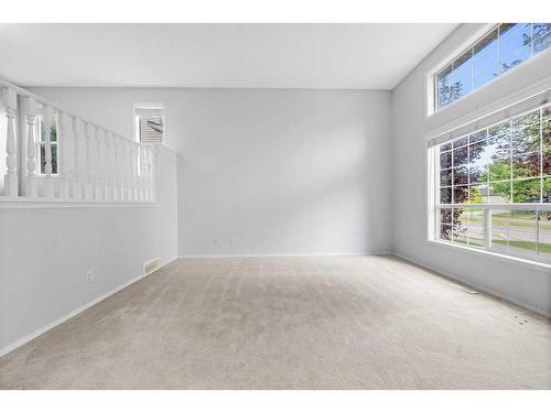 16399 Somercrest Street Sw, Calgary, AB - Indoor Photo Showing Other Room