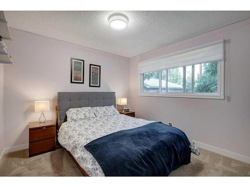 14127 Parkside Drive Se, Calgary, AB - Indoor Photo Showing Bedroom