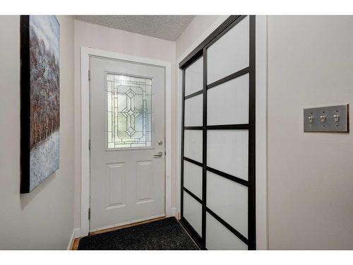 14127 Parkside Drive Se, Calgary, AB - Indoor Photo Showing Other Room