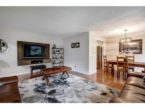 14127 Parkside Drive Se, Calgary, AB - Indoor Photo Showing Living Room