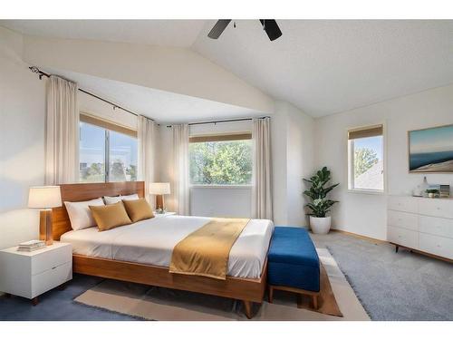 933 Drury Avenue Ne, Calgary, AB - Indoor Photo Showing Bedroom