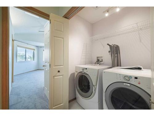 933 Drury Avenue Ne, Calgary, AB - Indoor Photo Showing Laundry Room