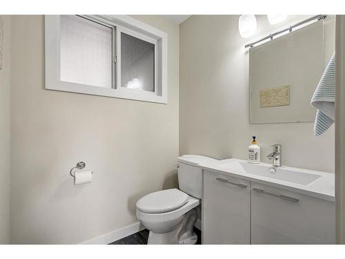 1108 Lake Placid Drive Se, Calgary, AB - Indoor Photo Showing Bathroom