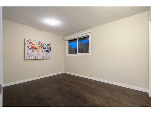 1108 Lake Placid Drive Se, Calgary, AB - Indoor Photo Showing Bathroom