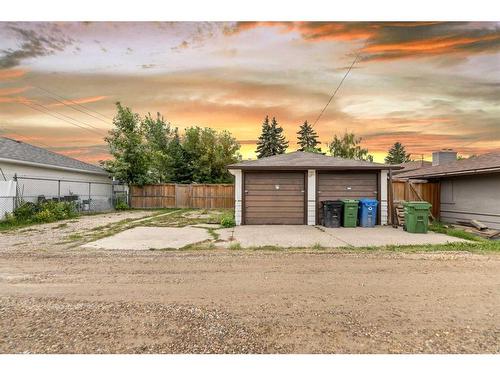 1010 Regal Crescent Ne, Calgary, AB - Outdoor