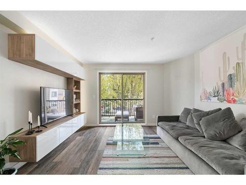 2213-16969 24 Street Sw, Calgary, AB - Indoor Photo Showing Living Room