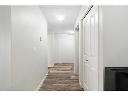 2213-16969 24 Street Sw, Calgary, AB - Indoor Photo Showing Other Room