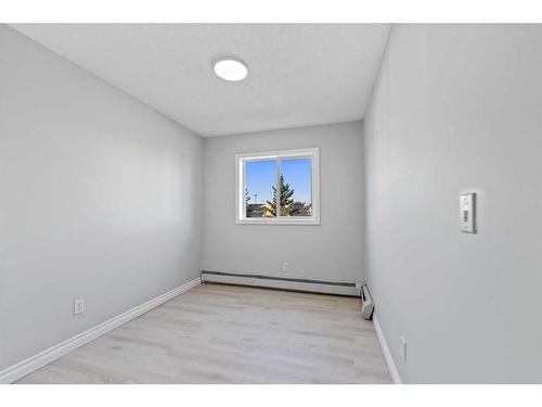 212-5555 Falsbridge Drive Ne, Calgary, AB - Indoor Photo Showing Other Room