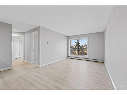 212-5555 Falsbridge Drive Ne, Calgary, AB - Indoor