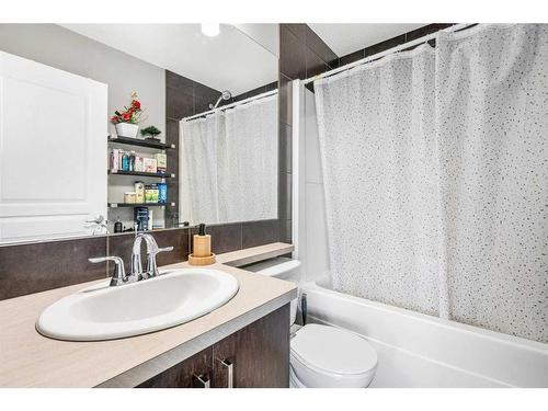 364 Auburn  Crest Way Se, Calgary, AB - Indoor Photo Showing Bathroom