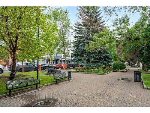 801-817 15 Avenue Sw, Calgary, AB - Outdoor