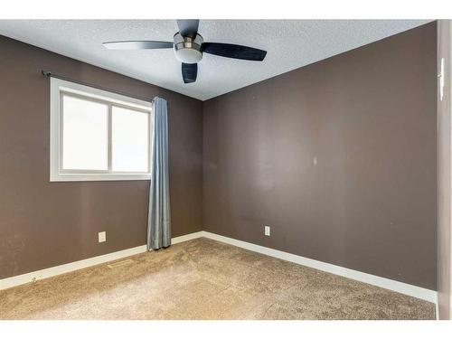 532 Everbrook Way Sw, Calgary, AB - Indoor Photo Showing Other Room