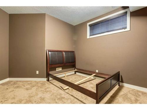 532 Everbrook Way Sw, Calgary, AB - Indoor Photo Showing Other Room