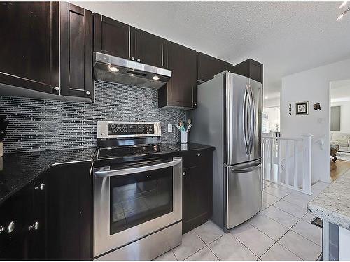 36 Oakbury Place Sw, Calgary, AB - Indoor Photo Showing Kitchen