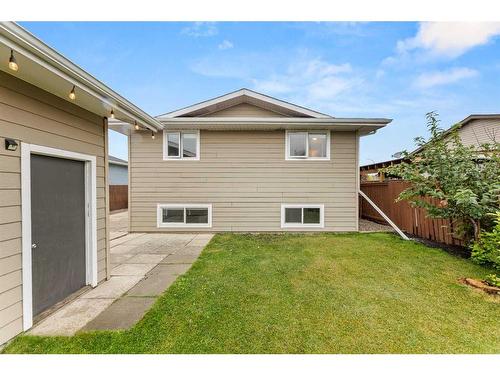 925 22 Street, Didsbury, AB - Outdoor With Exterior