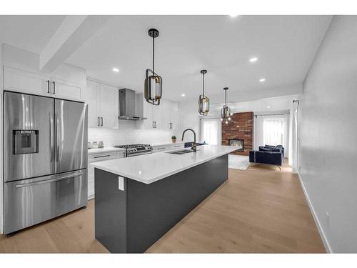 7216 5 Street Sw, Calgary, AB - Indoor Photo Showing Kitchen With Upgraded Kitchen