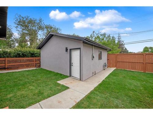 7216 5 Street Sw, Calgary, AB - Outdoor