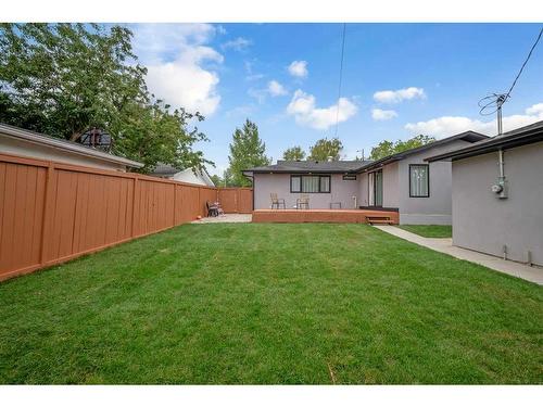 7216 5 Street Sw, Calgary, AB - Outdoor With Backyard