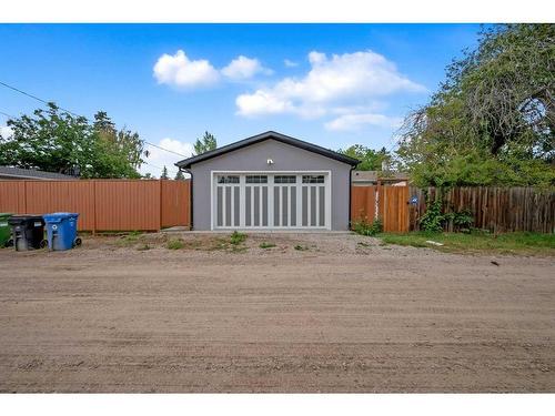 7216 5 Street Sw, Calgary, AB - Outdoor