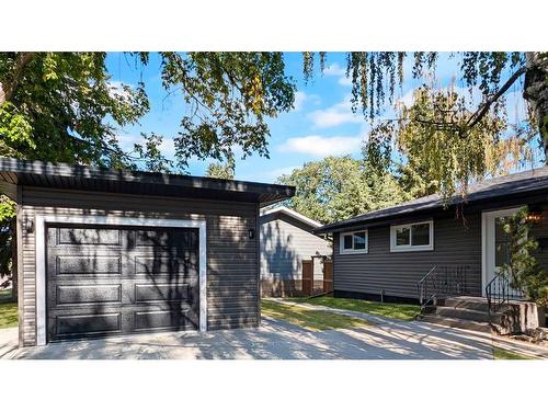 8232 5 Street Sw, Calgary, AB - Outdoor