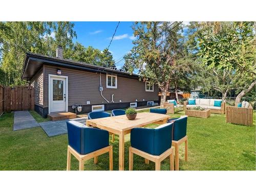 8232 5 Street Sw, Calgary, AB - Outdoor With Backyard