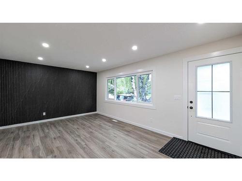 8232 5 Street Sw, Calgary, AB - Indoor Photo Showing Other Room