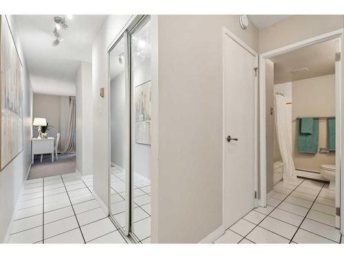 401-525 13 Avenue Sw, Calgary, AB - Indoor Photo Showing Bathroom