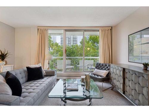 401-525 13 Avenue Sw, Calgary, AB - Indoor Photo Showing Living Room