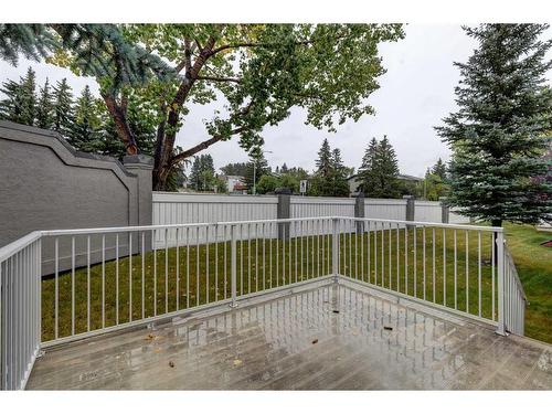 126 Gladstone Gardens Sw, Calgary, AB - Outdoor