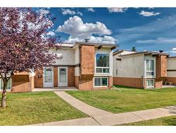 425 Pinemont Gate NE Calgary, AB T1Y 2R6