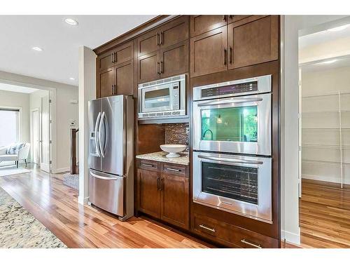 24 Ascot Place Sw, Calgary, AB - Indoor Photo Showing Kitchen